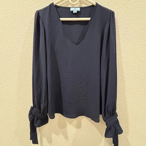 Cece  Olive Green and navy blue V-Neck Blouse with Tie Cuffs 2 pieces - Picture 12 of 15